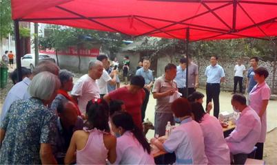 淮阳义诊暖曹堂，群众作诗赞仁心